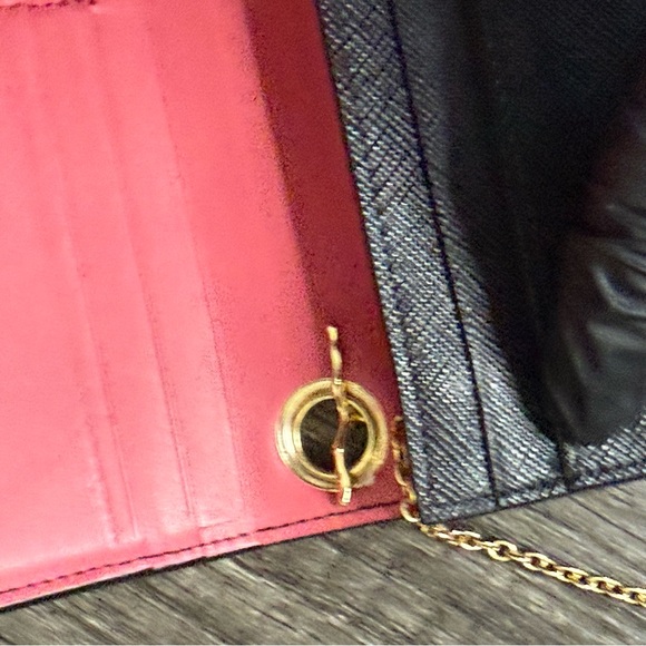 🔥SALE🔥💎AUTHENTIC PRADA WALLET ON CHAIN/ COMPLETE INCLUSION 💎 - Picture 9 of 16